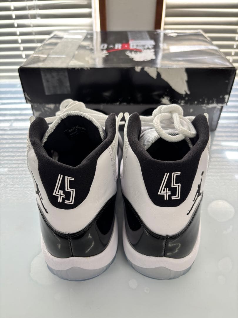 シューズ(男性用) NIKE AIR JORDAN11 RETRO