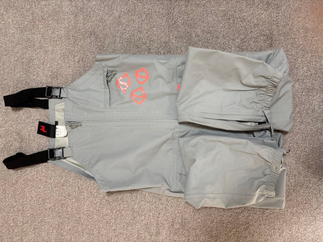 KM4K ウェア　グレー　上下　上Mサイズ　下Sサイズ