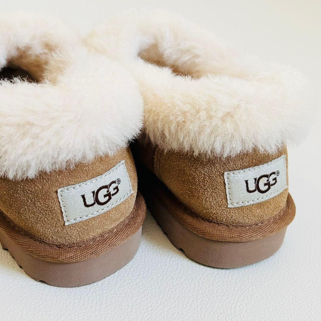 2744【極美品 展示品】UGG アグ NITA ニタ　スリッポンシューズ