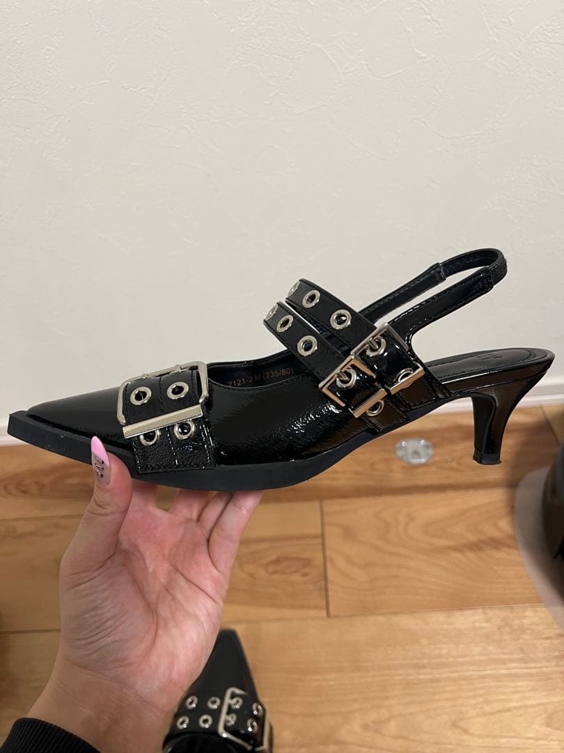 SLY ポインテッド ベルテッド サンダル