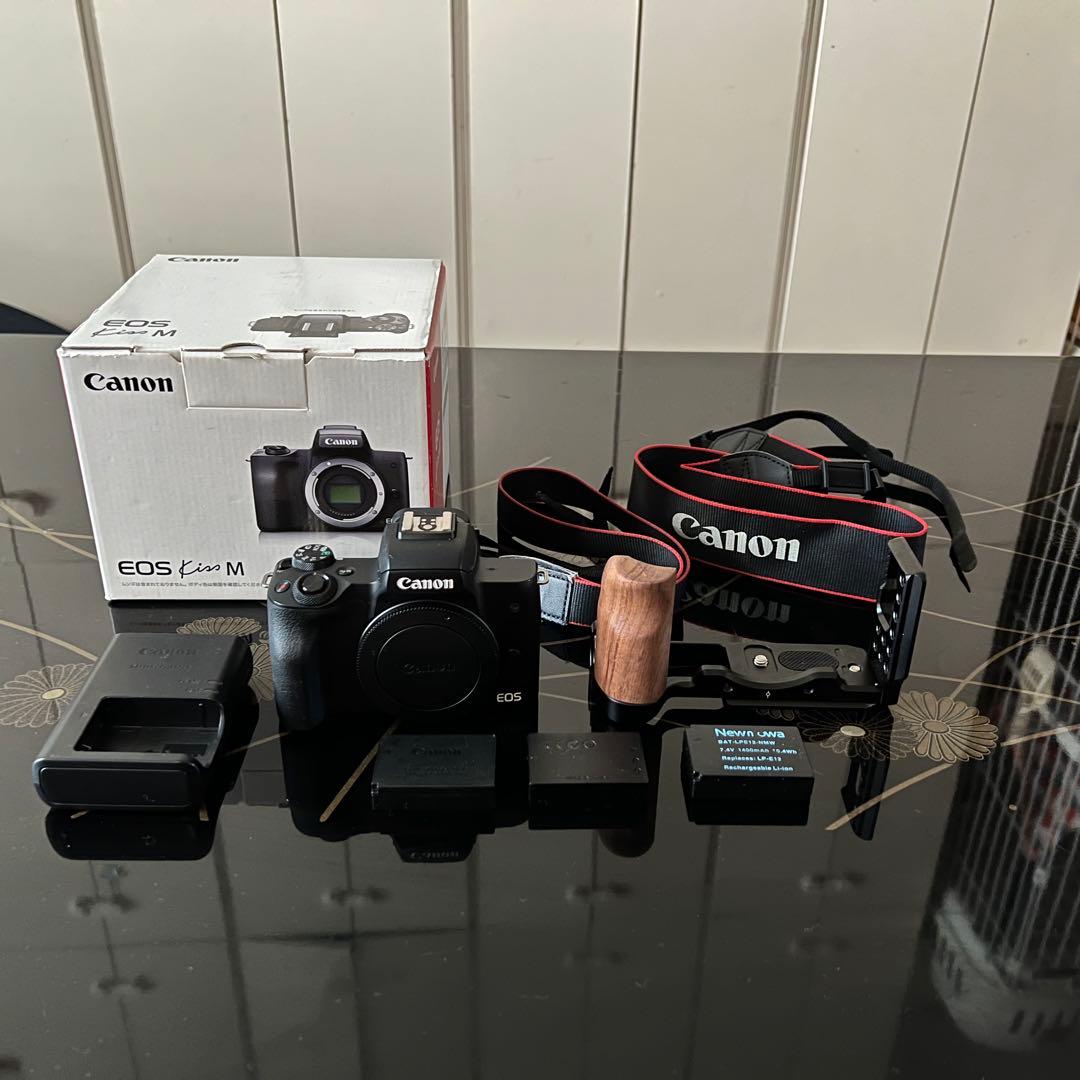 Canon EOS Kiss M 本体 + 付属品 + 非売品リグ
