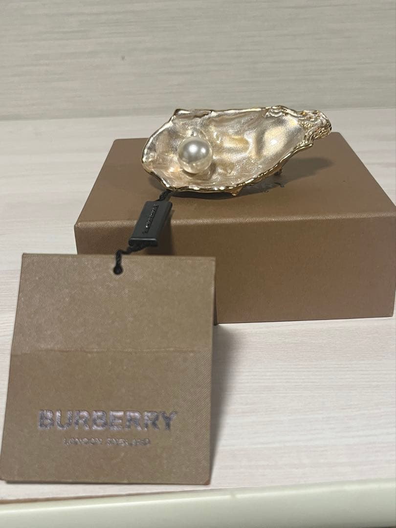 (美品/未使用)BURBERRY ブローチ