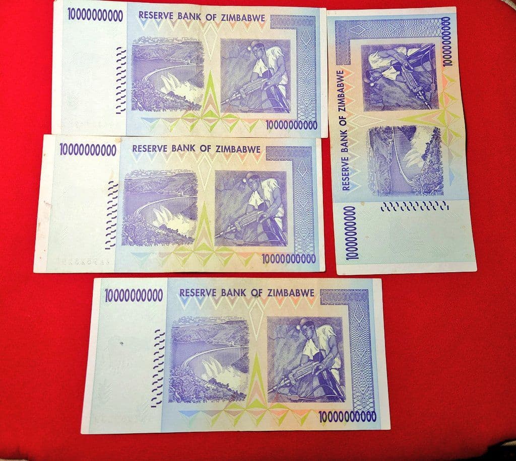 ＃100億ジンバブエドル　10枚　美品