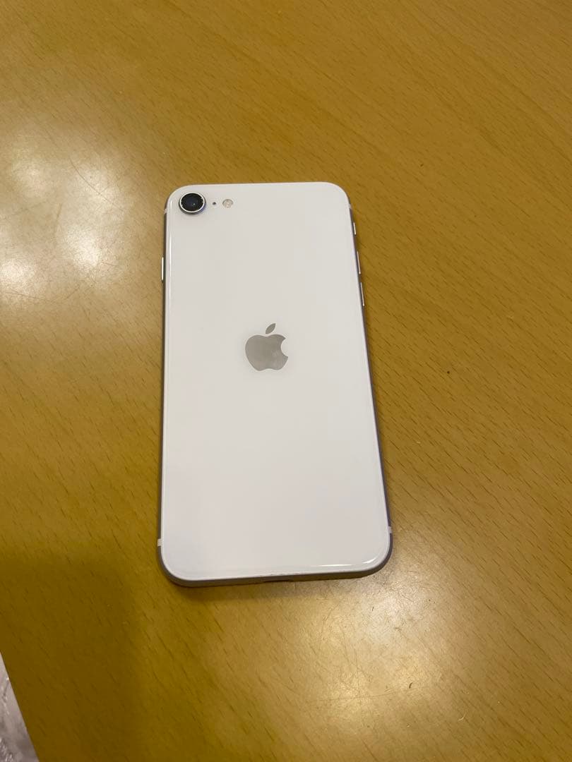 Apple iPhone SE 第3世代　ホワイト 64GB SIMフリー
