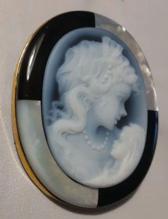 18金 ストーンカメオ ブローチ 女性と子