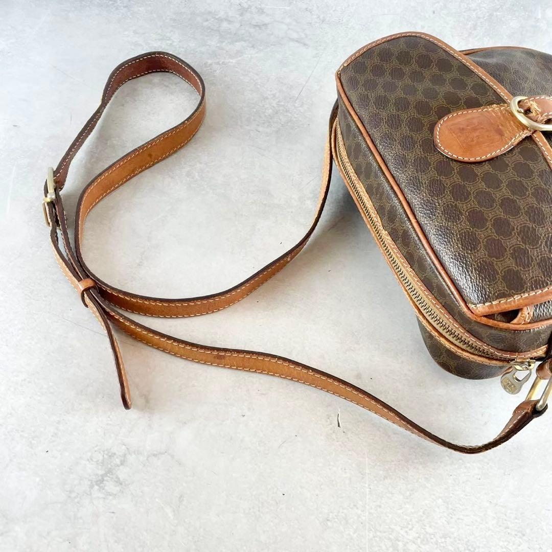 美品✨セリーヌ ショルダーバッグ マカダム ベルト ゴールド金具 レザー