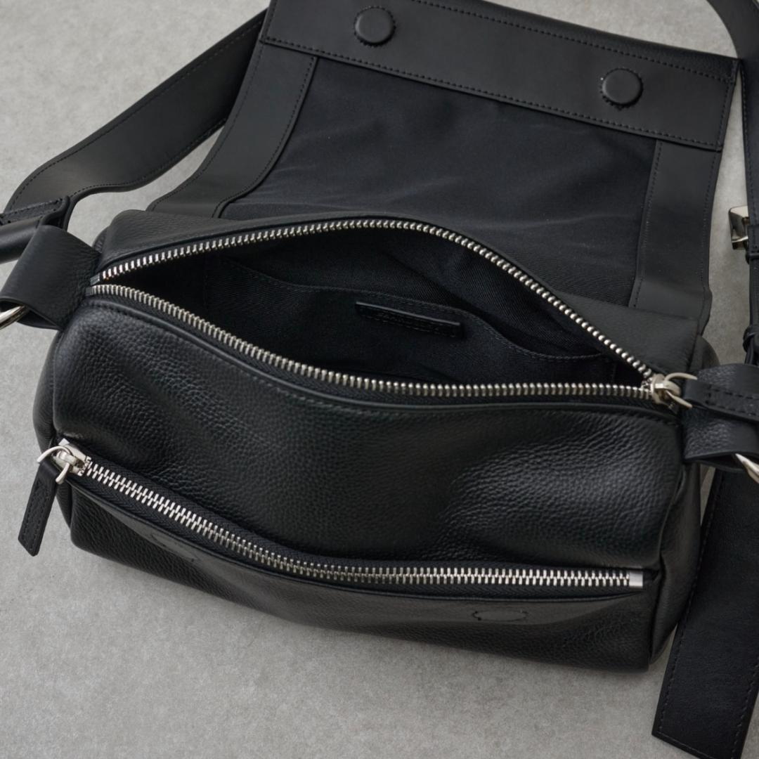 【新品タグ付】ビアズリー レザー ボディバッグ ブラック