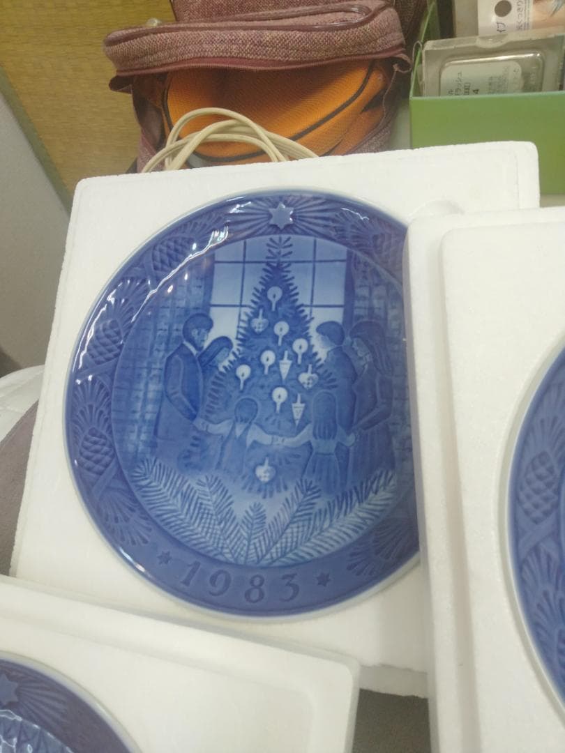 み*ん様 1981年製〜2004年イヤー陶器プレート20枚