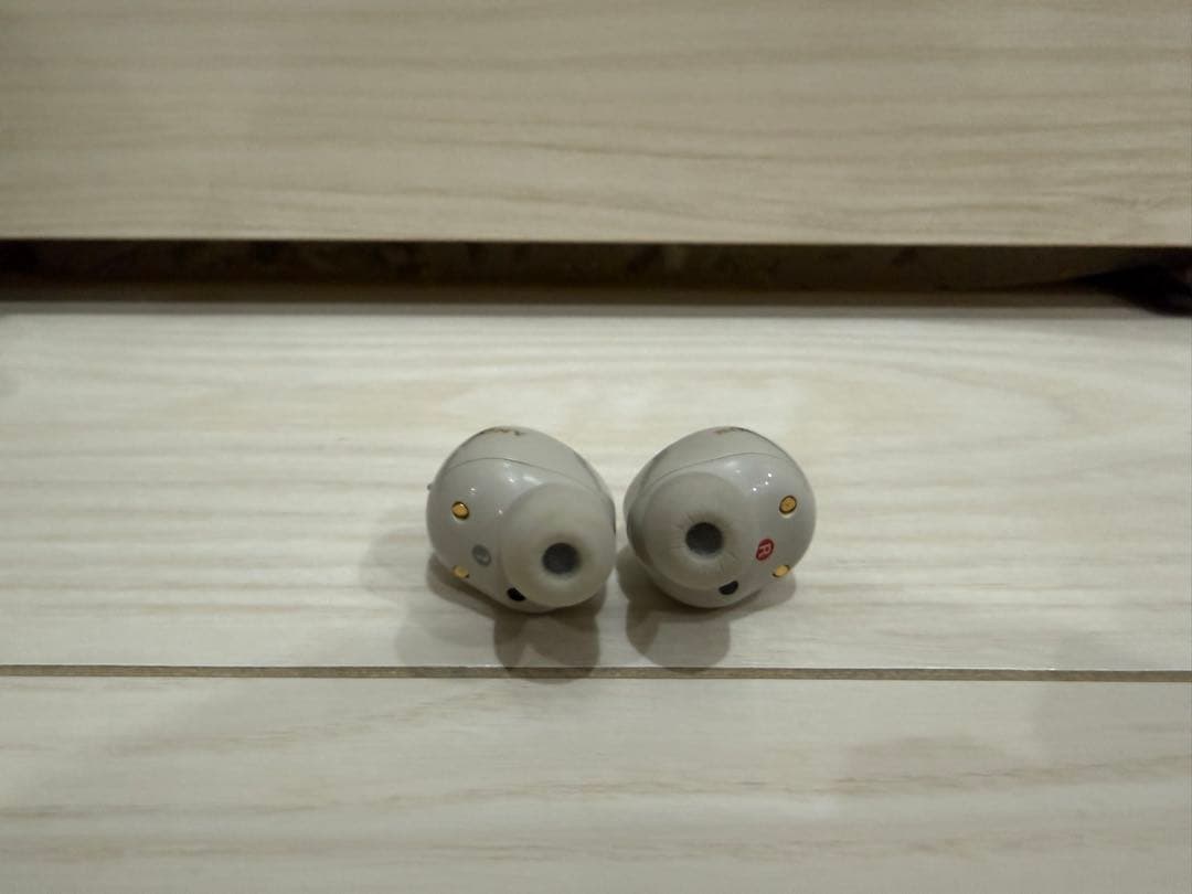 WF-1000XM5 プラチナムシルバー 美品