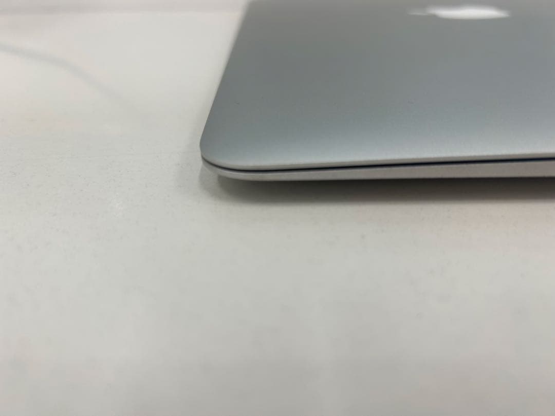 Apple MacBook Air 13インチ シルバー
