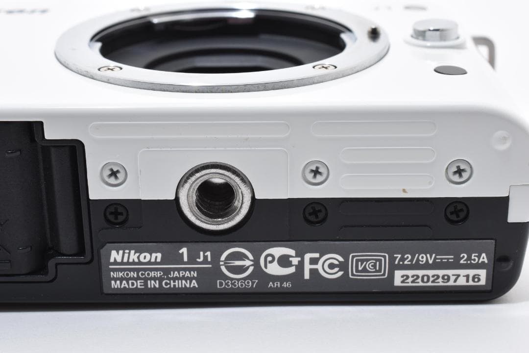 超美品 ニコン J1 ミラーレスデジタルカメラボディホワイト Nikon