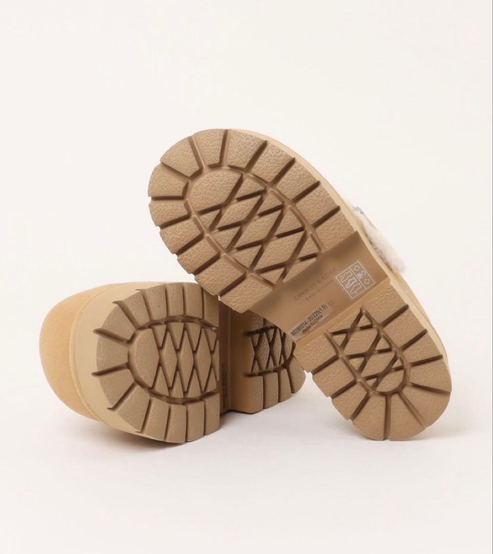 Bergen ベルゲン テクスチャーファートリムバックルプラットフォームミュール