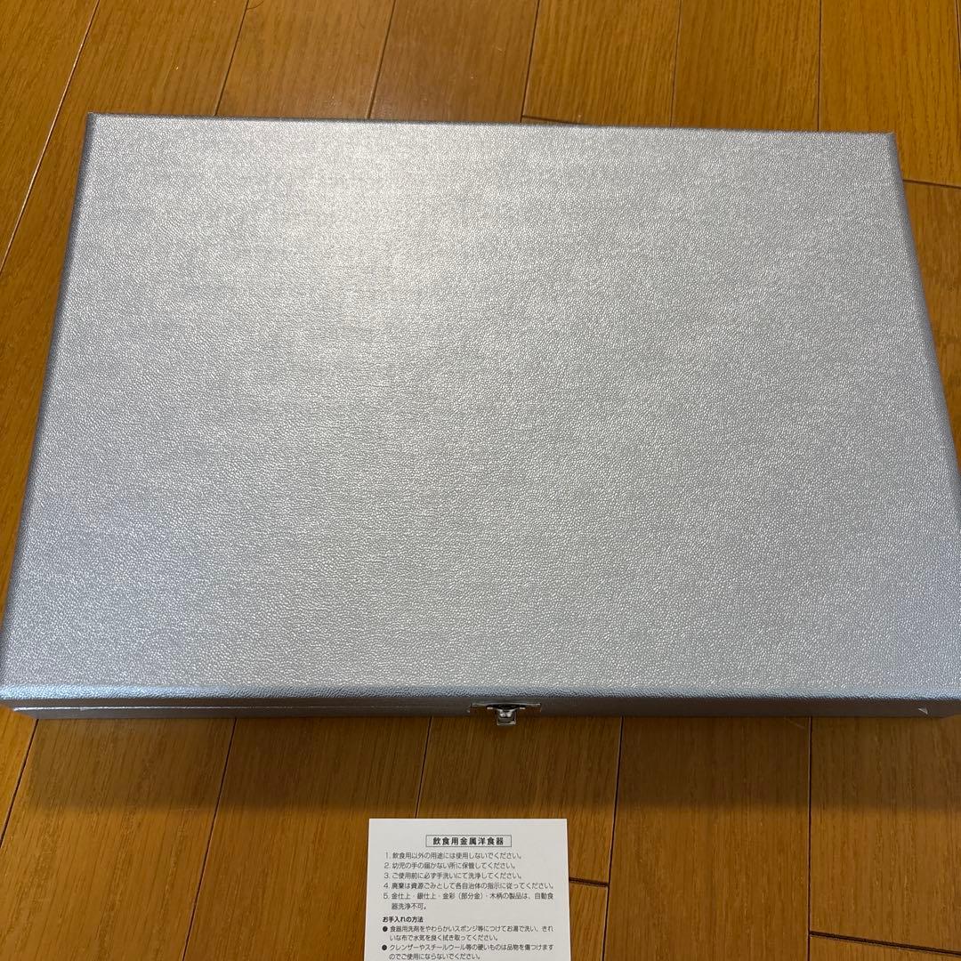 新品未使用品　LUCKY WOOD カラトリー 5種類x5本