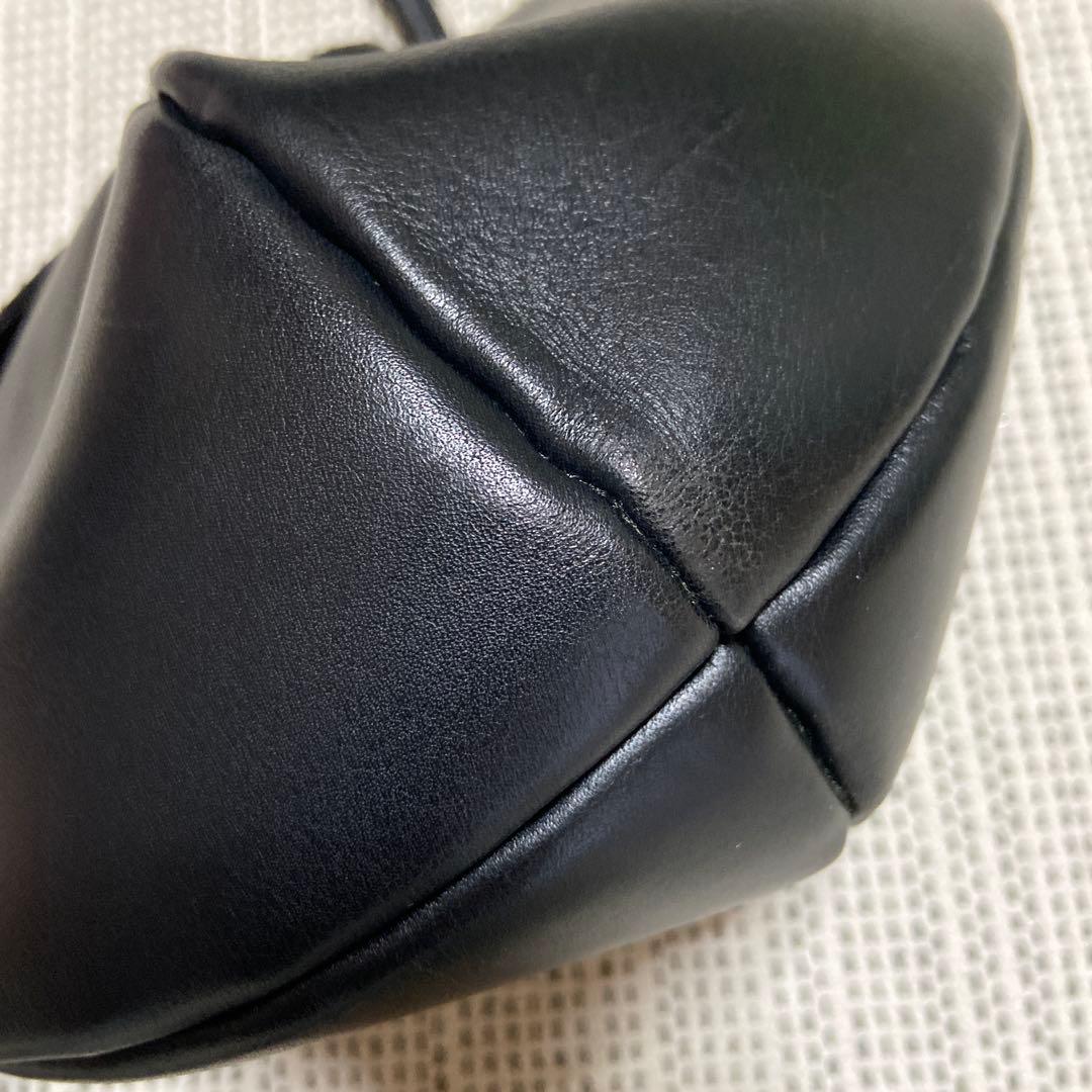 シビラ　本革　レザー　2way ショルダーバッグ　斜めがけ　ハンドバッグ　黒