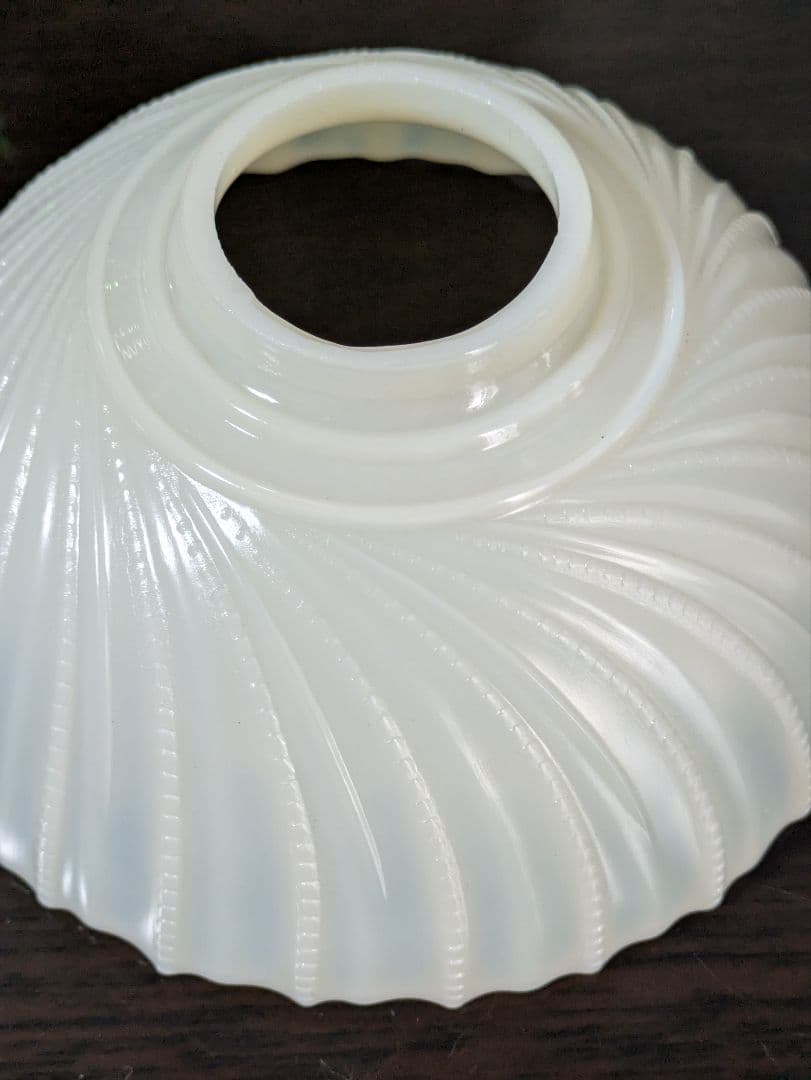 マクベス・エバンス　モナックス　ミルクガラス　リブデザインランプシェード