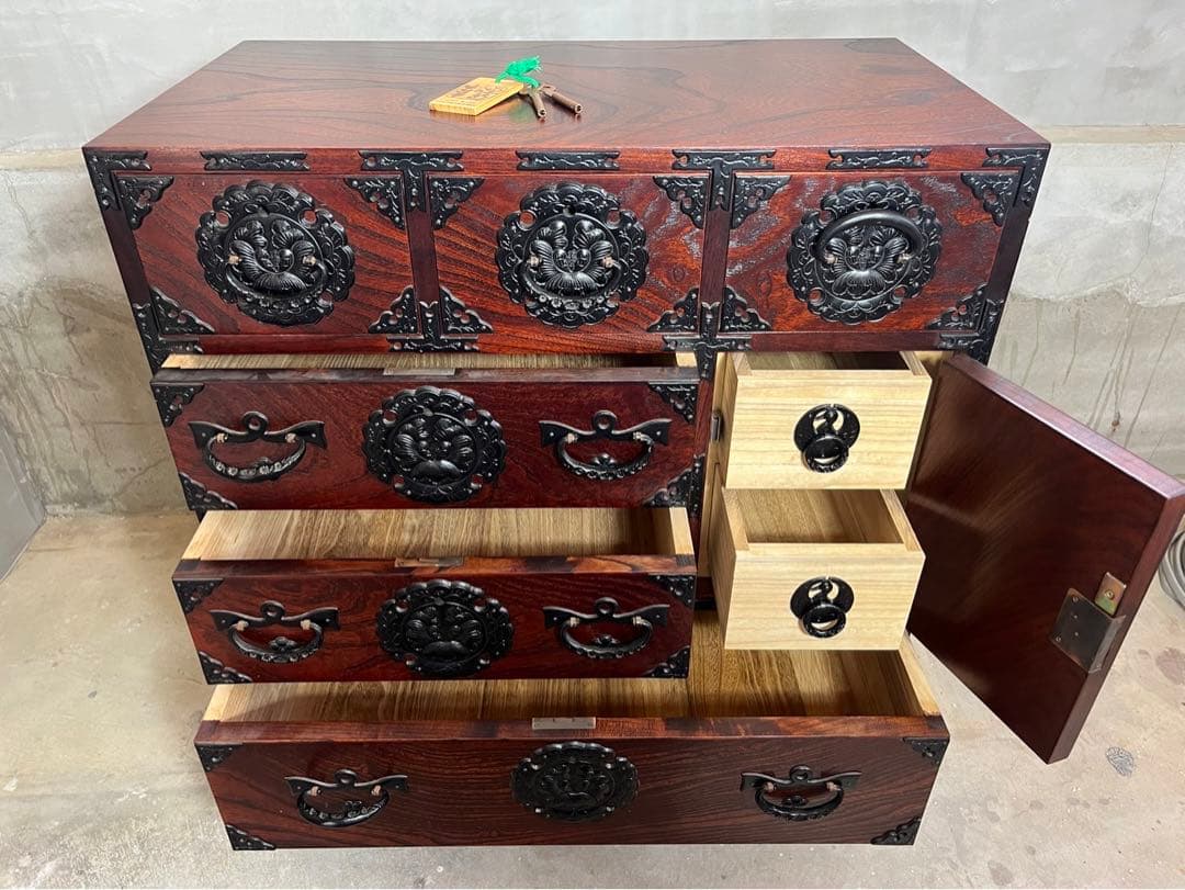 民芸家具 岩谷堂タンス 中型タンス　車　鍵付き