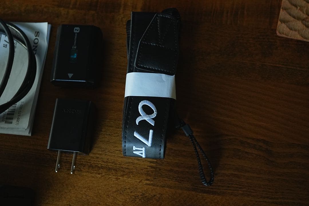 SONY α74 ミラーレスカメラ 本体と付属品