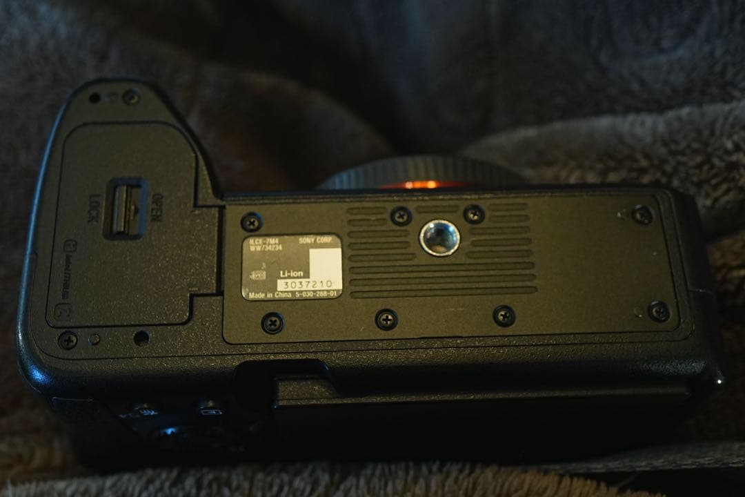 SONY α74 ミラーレスカメラ 本体と付属品