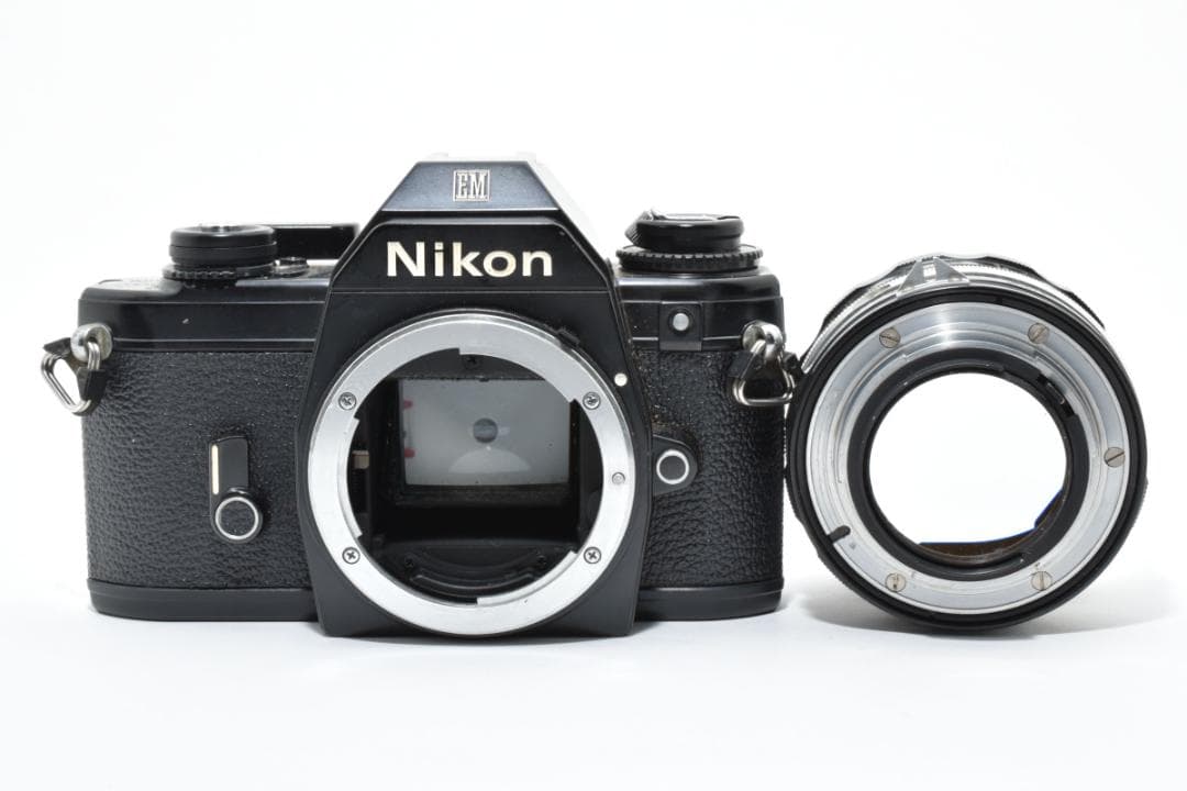 NIKON EM フィルムカメラ 50mm F1.4 おまけレンズセット カメラ