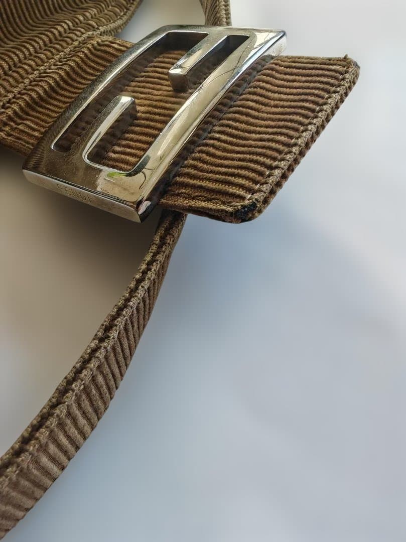 フェンディ　マンマバケット　スエード