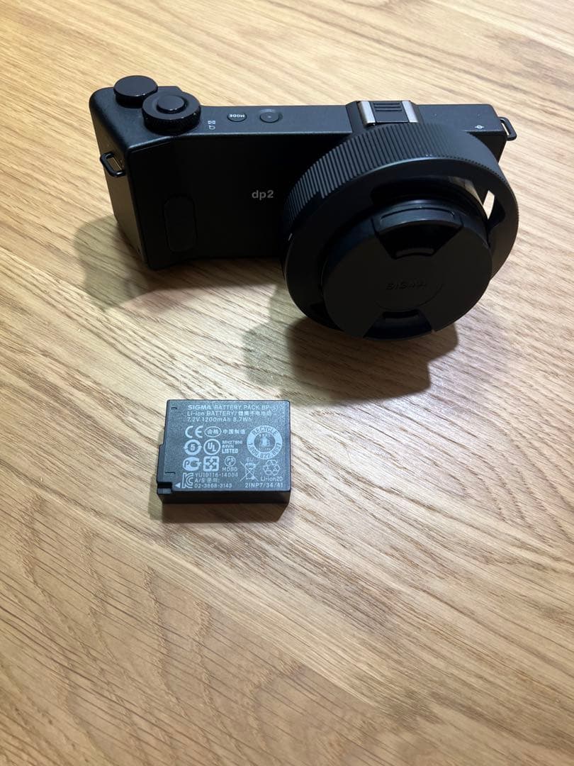 SIGMA デジタルカメラ dp2Quattro ※フード付き/充電器無し