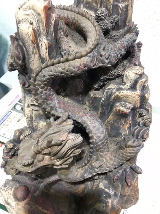 龍の石像