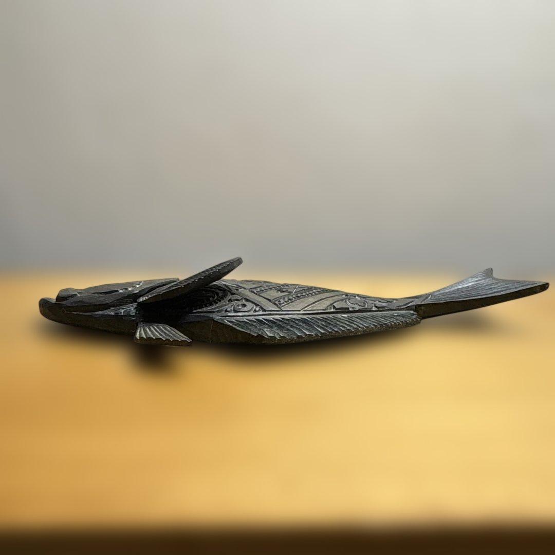 阿部紀男「魚」アイヌ文様パネル張り