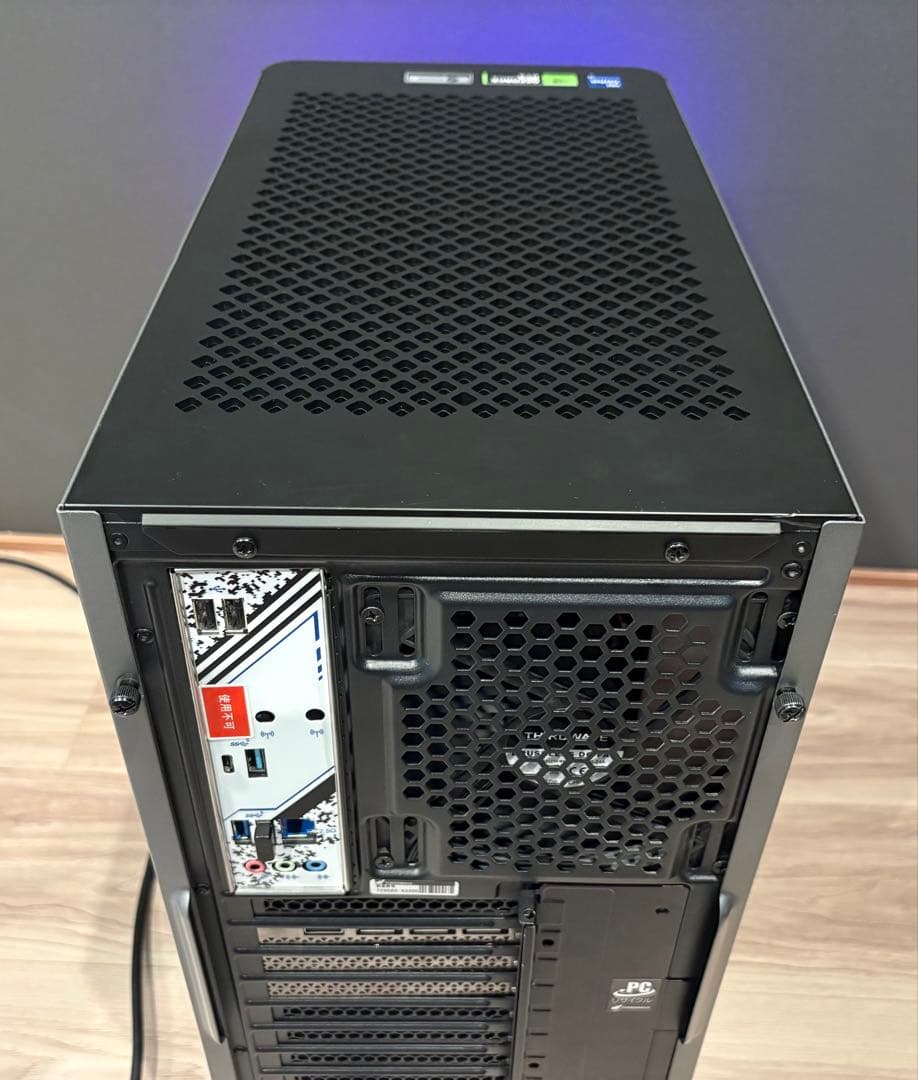 RTX4070ti　SSD2TB ゲーミングpc i7 13700F　ガレリア