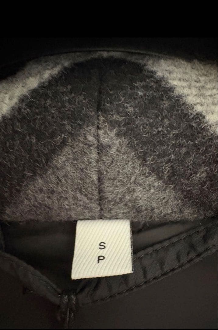 バーバリー LOCKWELL メンズダウンジャケット ブラック