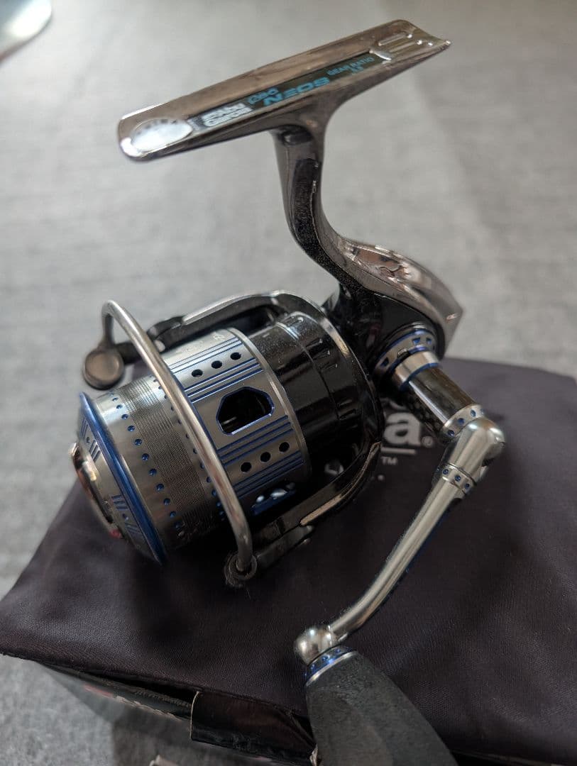 Abu Garcia Revo NEOS Deez スピニングリール