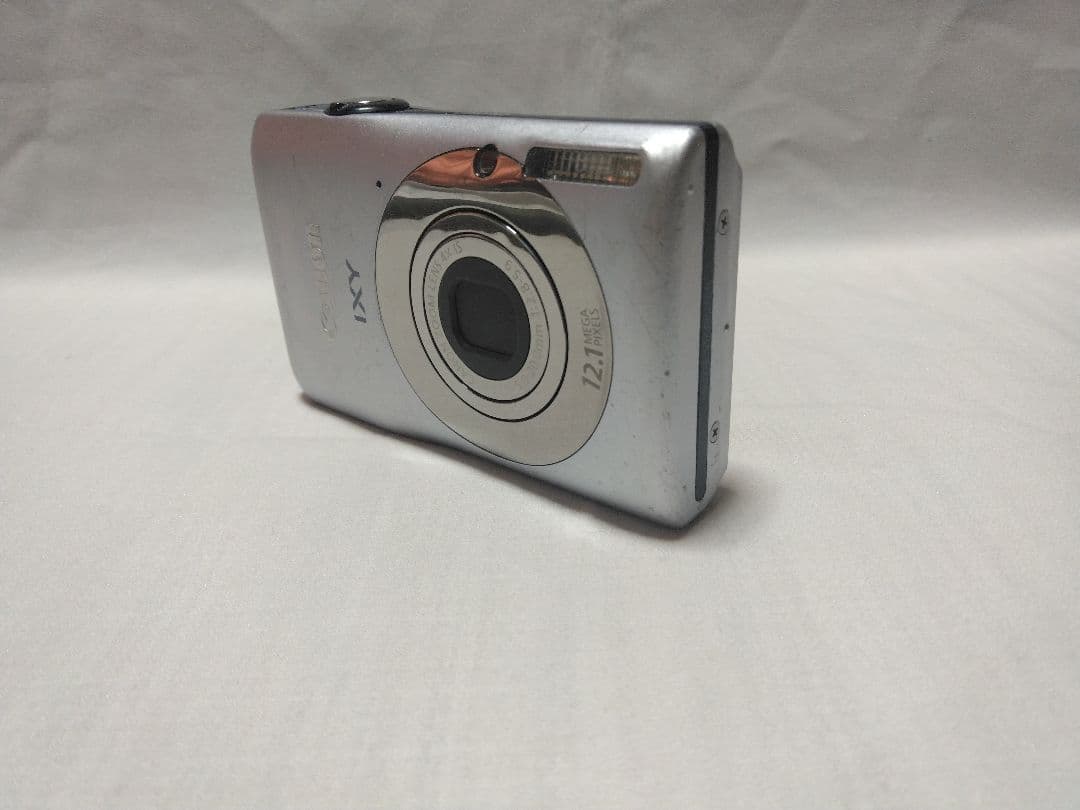 Canon IXY 200F 小キズ多数