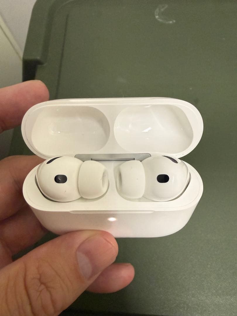 z*r様 新品　未使用品　AirPodspro3