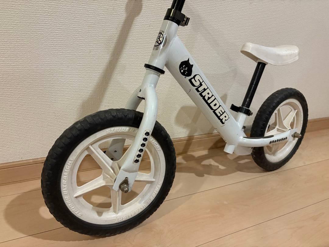 STRIDER バランスバイク Nenet ホワイト にゃ〜