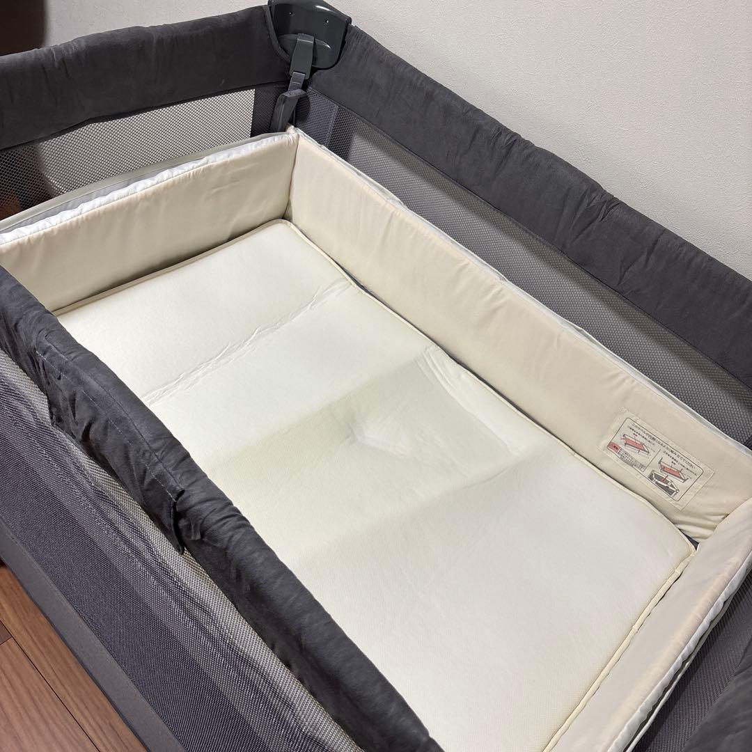 ココネルエアープラス　Aprica グレー　ベビーベッド