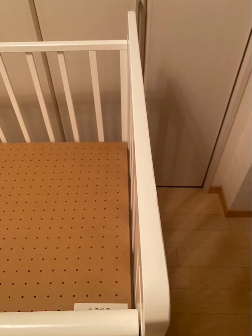 ベビーベッド　ホワイト　木製