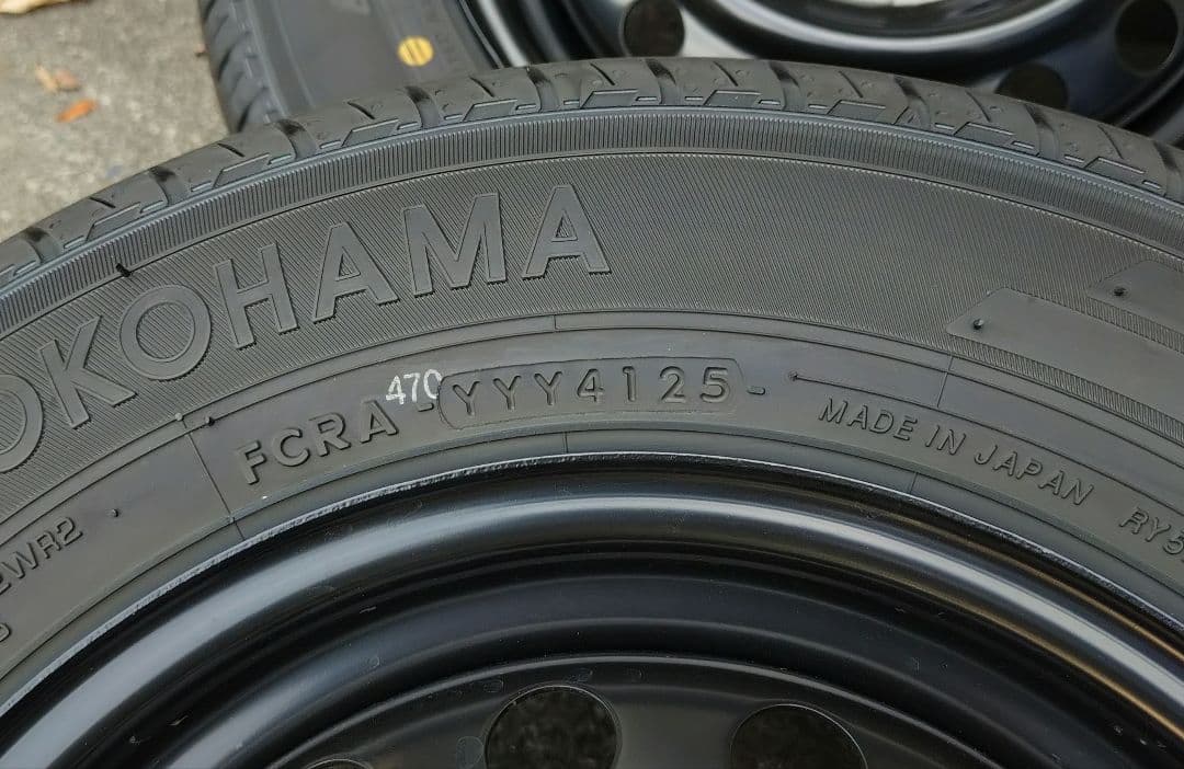 ダイハツ　アトレー　純正タイヤ