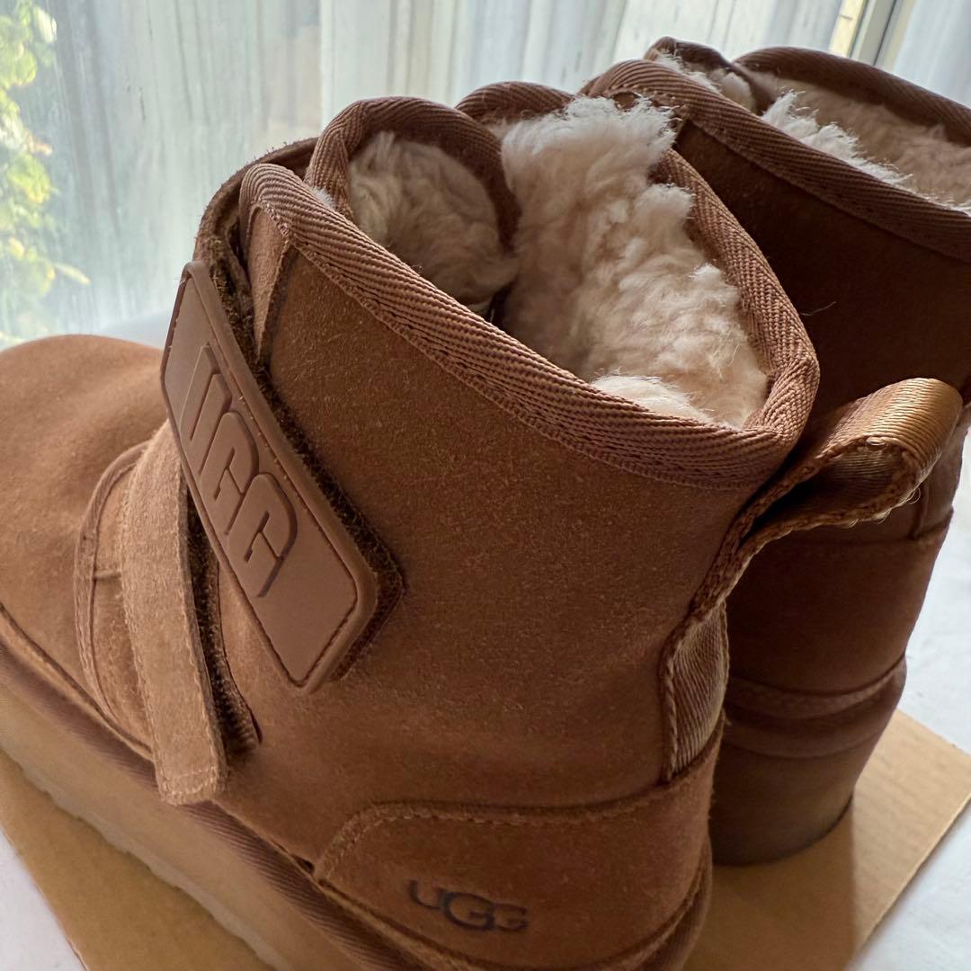 美品 UGG アグ　厚底ブーツ　アグ ニューメル プラットフォーム 8サイズ