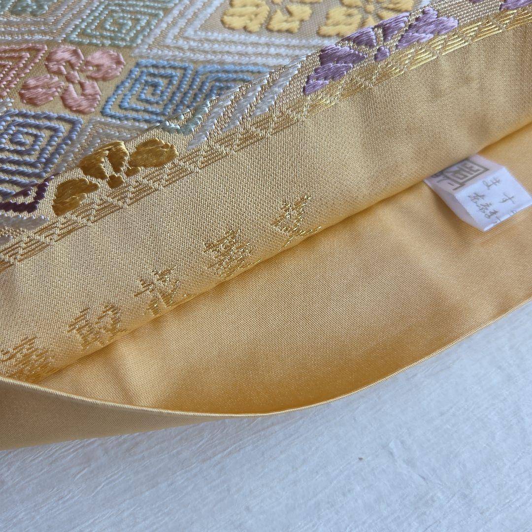 やさしいベージュ　菱取花菱文の袋帯