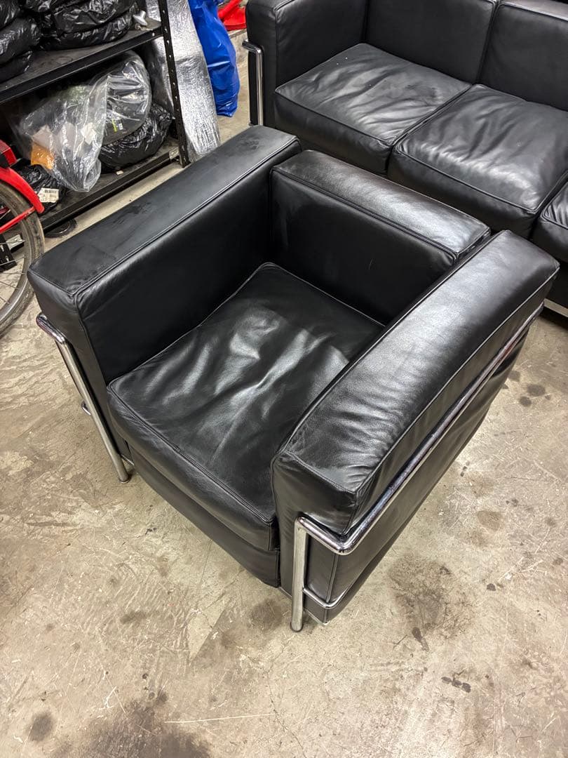 ル・コルビジエLC2の正規品です‼️②一人掛けソファ‼️