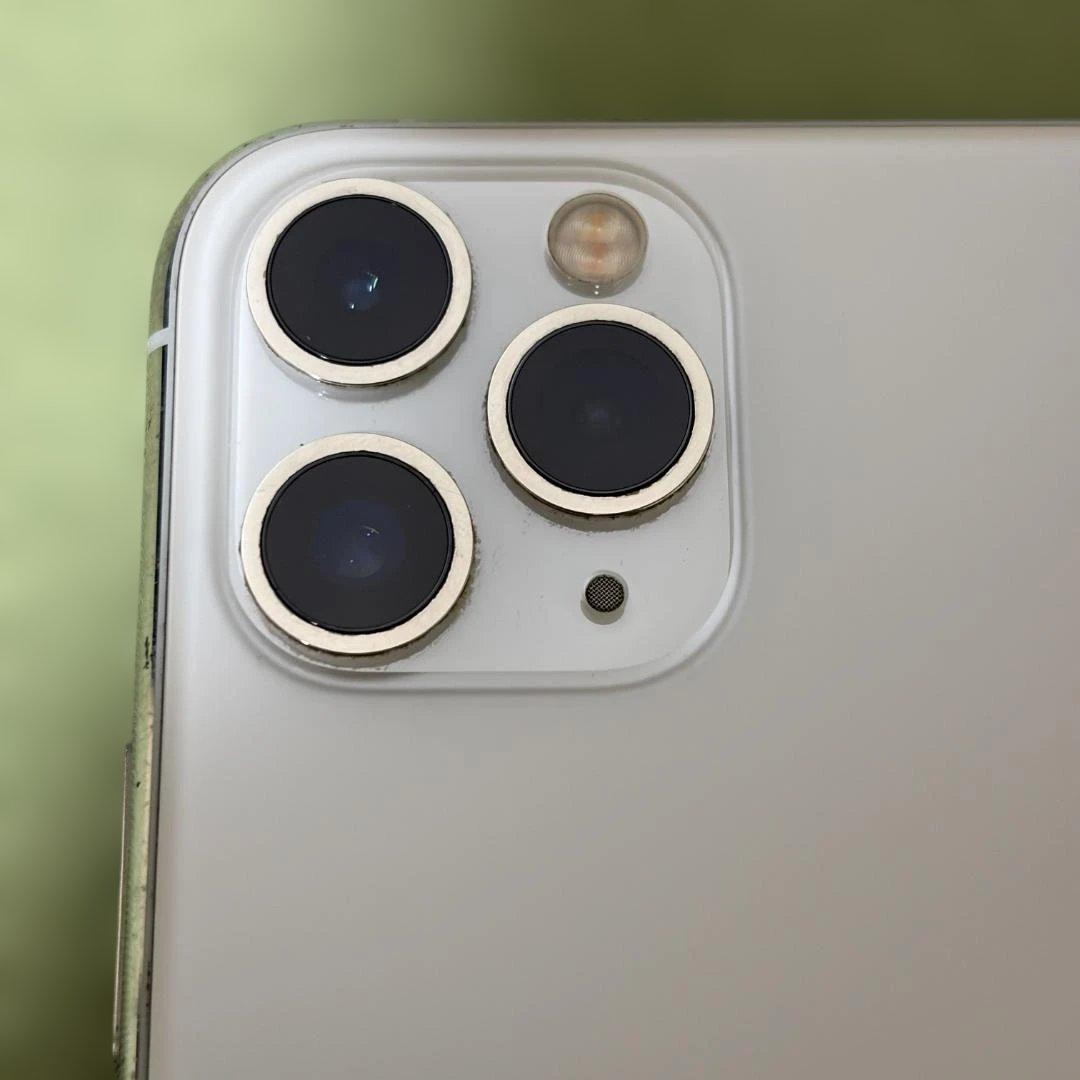 香港製iPhone 11 Pro Max ダブルSIM シャッター音消せます