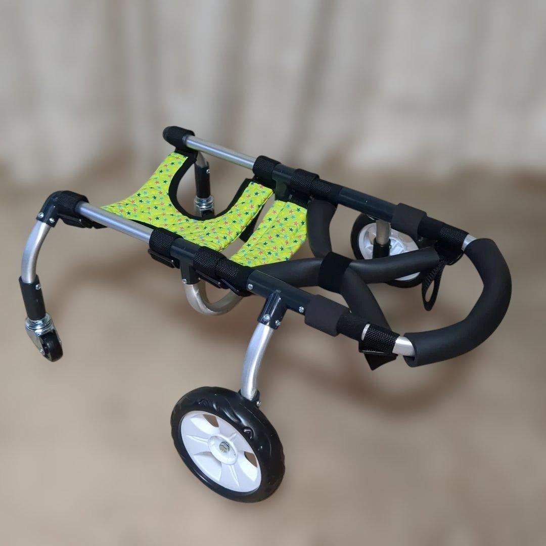 ワンちゃん4輪　リハビリ　食事補助　犬用車椅子　歩行補助　犬の歩行器