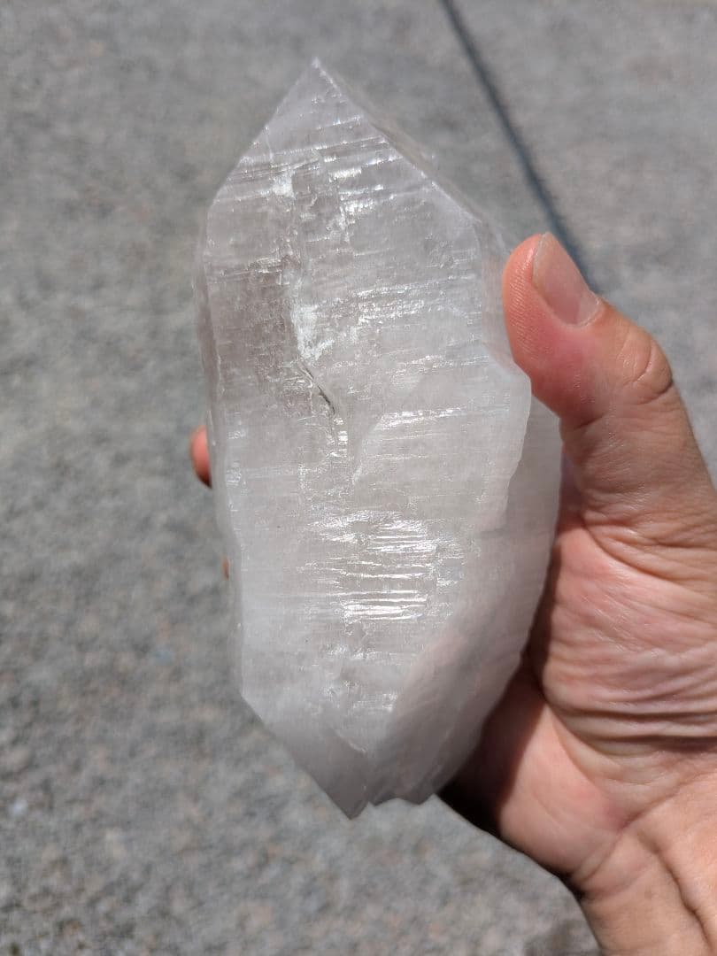 minimalist　チベットカイラス山水晶　　862グラムダブルポイント