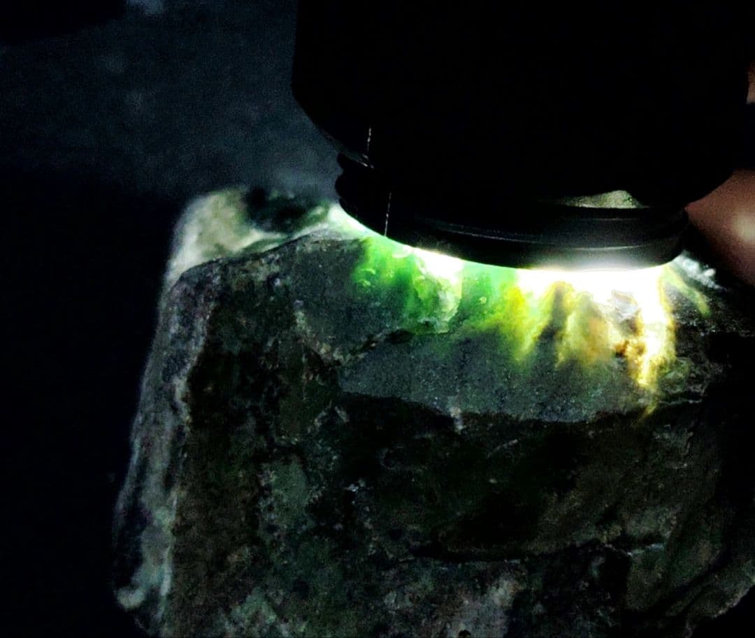 ★アゲート原石★糸魚川グリーン碼碯【姫川・転石・川ズレ・ウブ149ｇ】