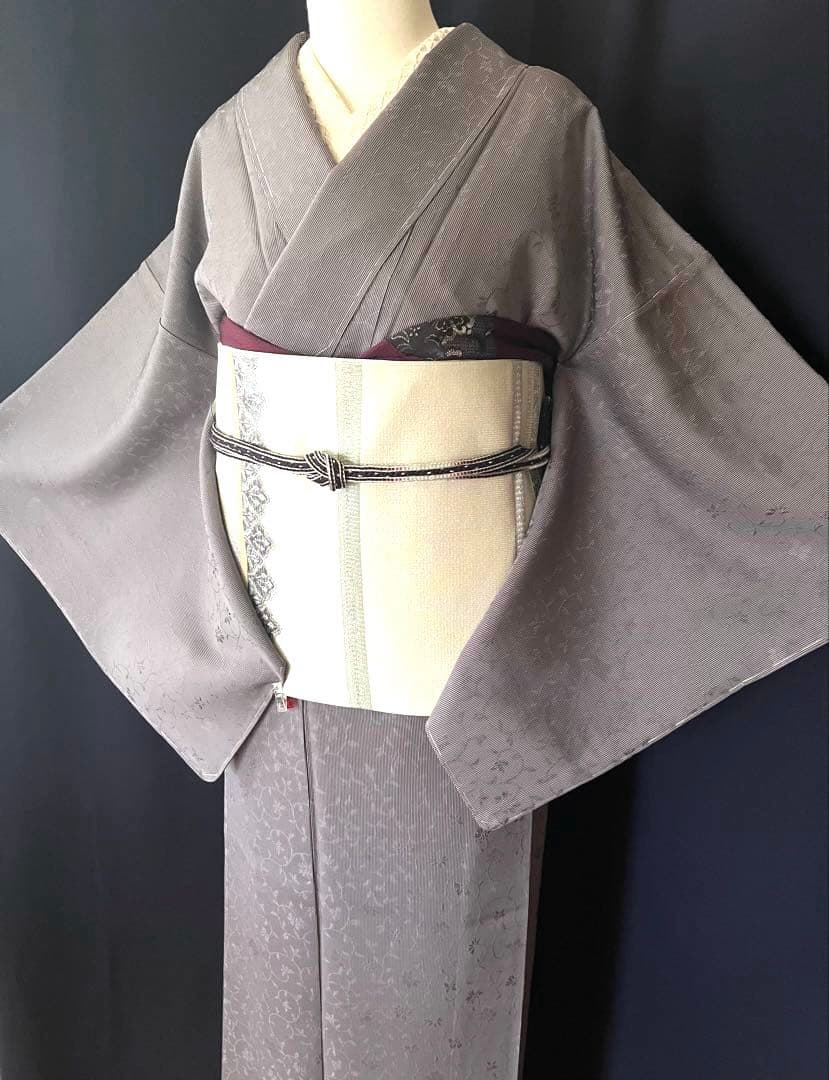 【小紋お召】お直し承りました　小花柄のお召　　※日本の絹シリーズ　　　　しつけ付