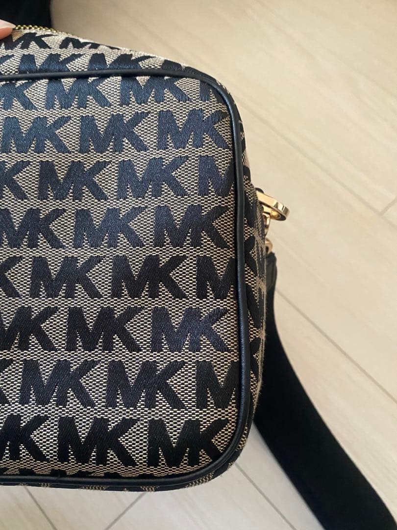 し*ー様 Michael Kors ショルダーバッグ ベージュ/ブラック