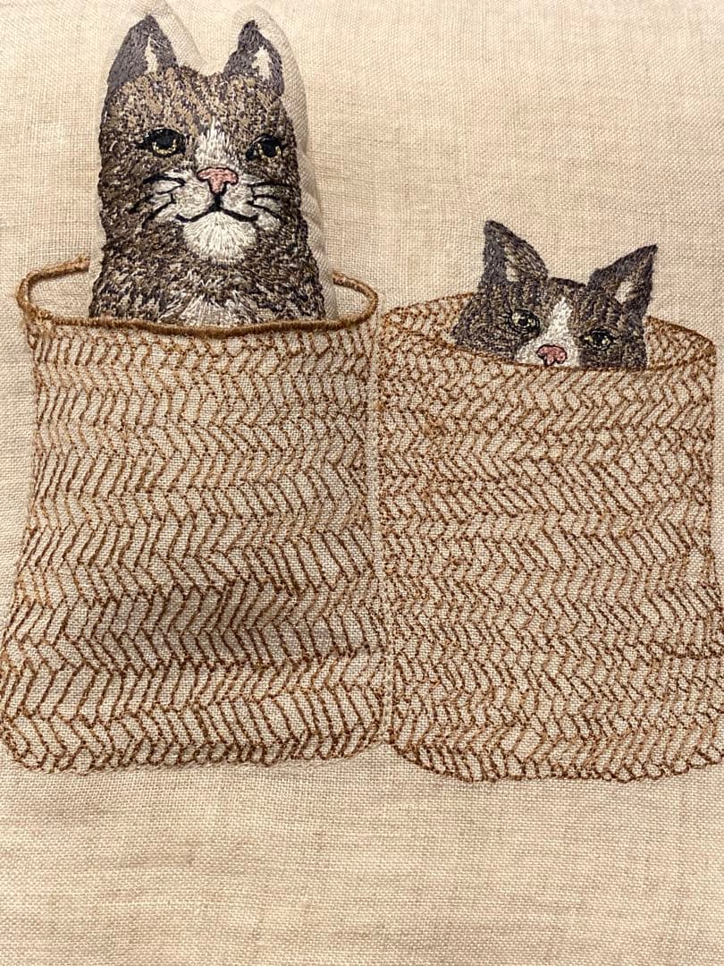 コーラルアンドタスク✴︎クッション　中材付き（羽毛）