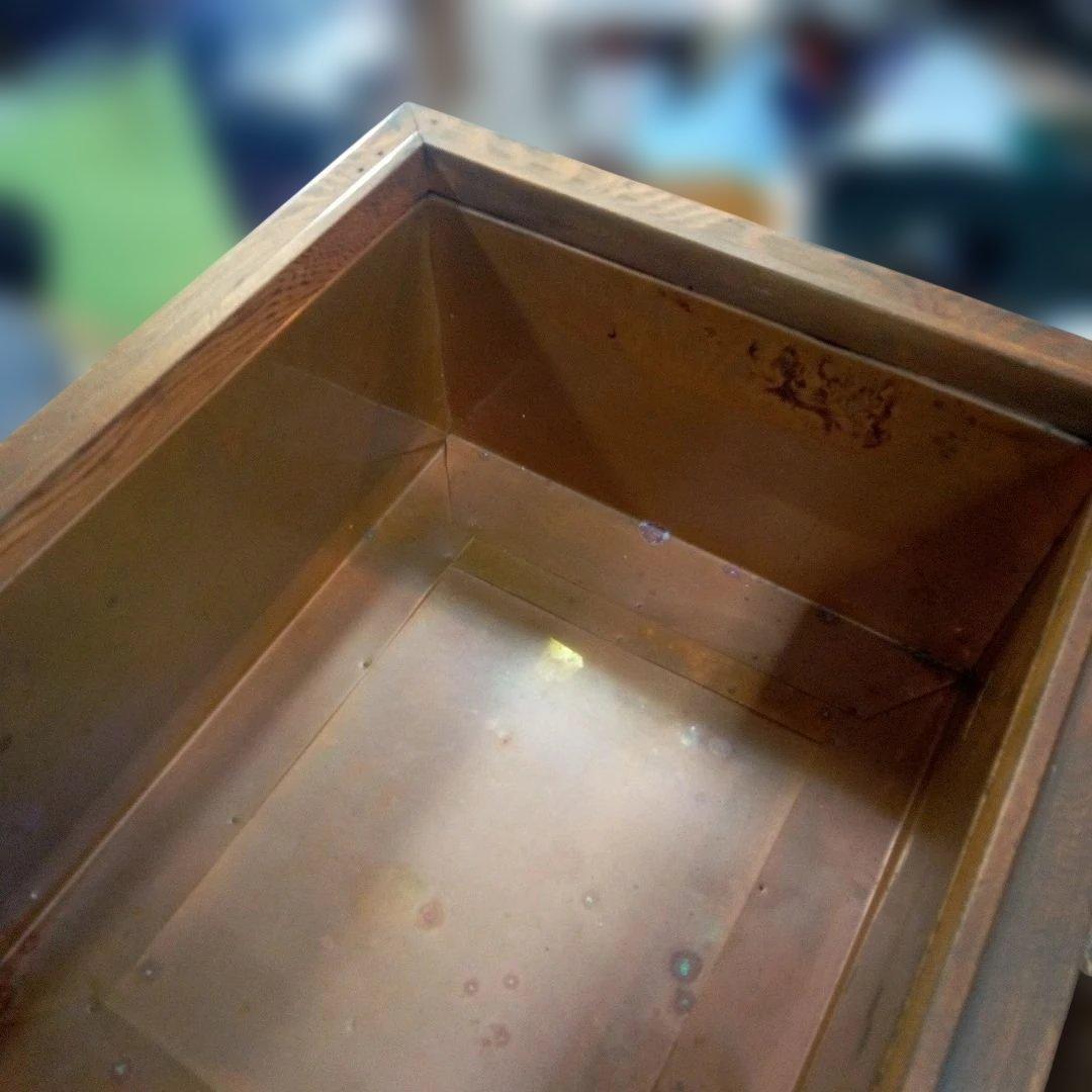 木製の長火鉢　インテリア　オブジェ　ディスプレイ　置物　工芸品　レア　希少