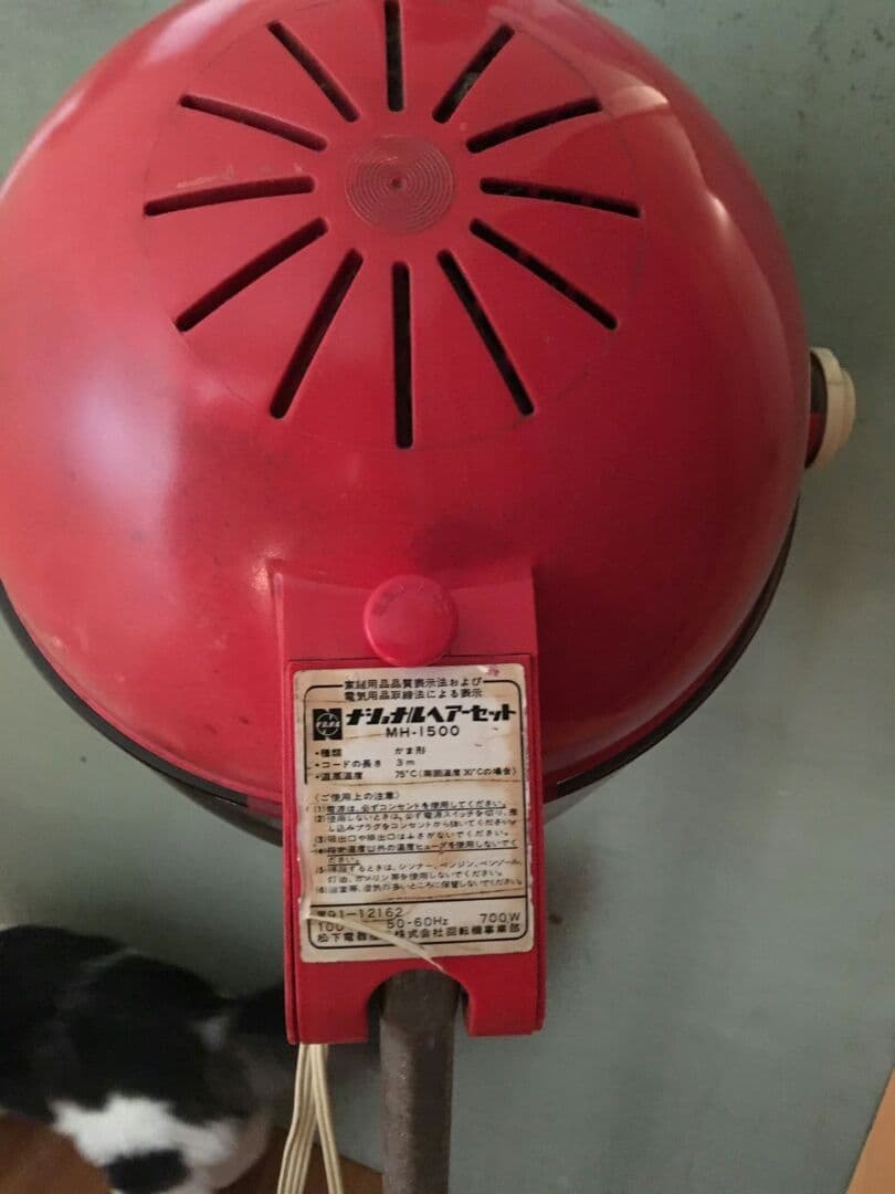 値下げします。美容院のドライヤー(動作確認済み)