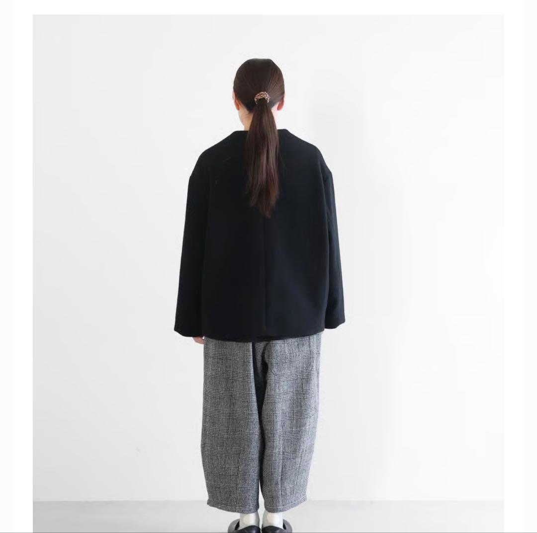 HUIS×尾州　縮絨ウールフランネルノーカラーショートコート（ブラック）