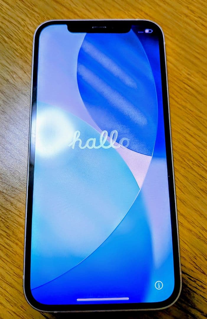 【美品】Apple iPhone 12 ホワイト　64g